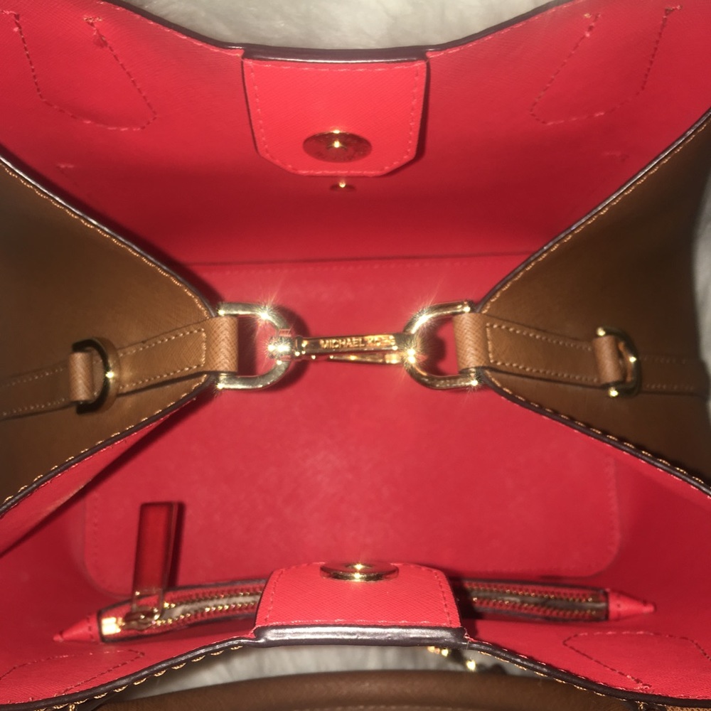 Michael Kors Greenwich handbag❌sold❌ - Picture 5 of 7